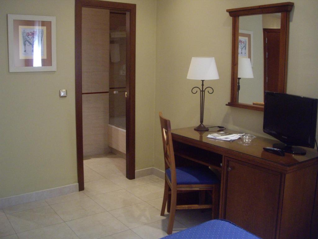 Hotel Manolo Mayo Los Palacios Y Villafranca Quarto foto